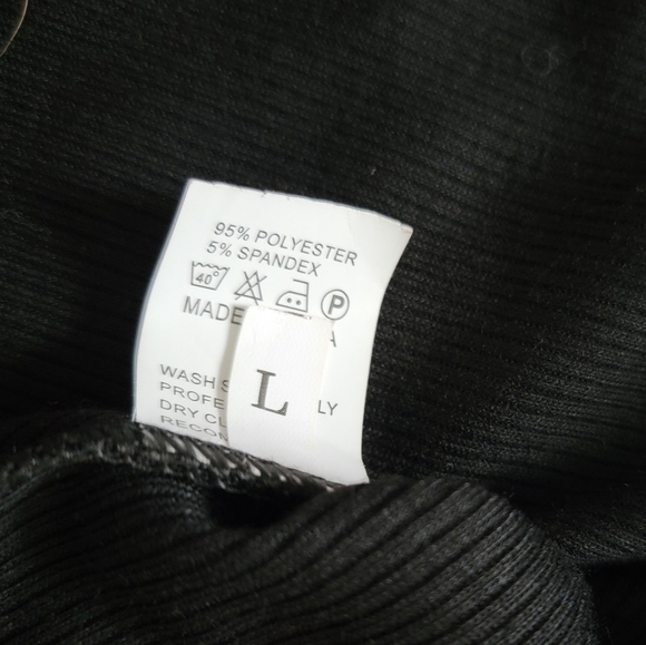 Unbranded Quarter Circle Zip Long Sleeve Black Ribbed Crop Top Size L - Picture 8 of 8